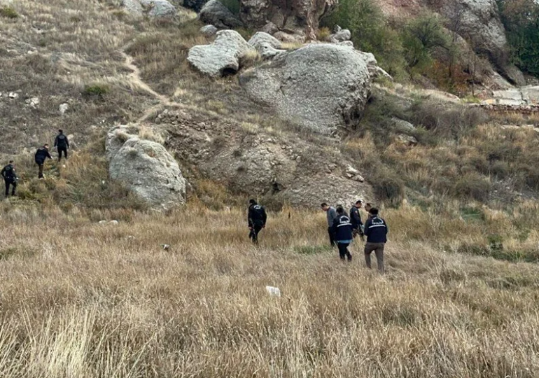 Mezarlıkta parçalanmış bebek cesedi bulundu!