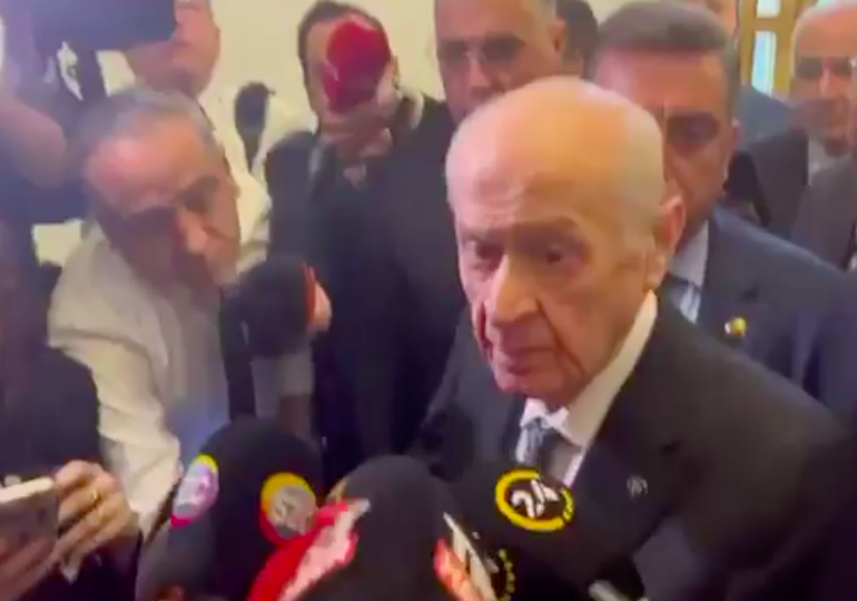 Bahçeli gazetecinin ‘Erdoğan’ sorusuna kızdı: ‘Mesleği bırak’