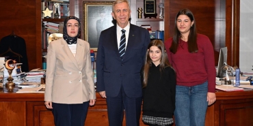 ayse-mansur