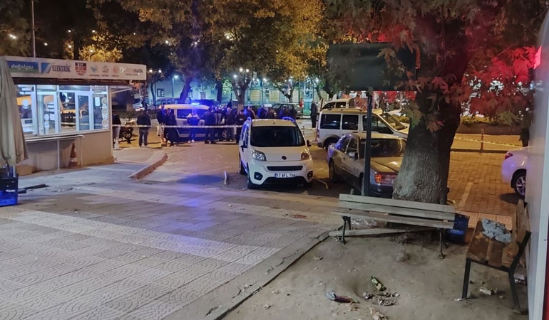 Çanakkale’de sokak ortasında cinayet: Saniye saniye kaydedildi