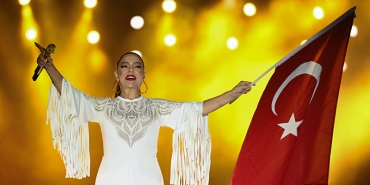 ebru-gundes-29-ekim