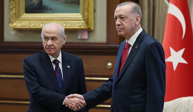 İttifak sarsılıyor mu? MHP’nin oy oranı rahatsızlık yarattı… Erdoğan ‘yeni yol’ arayışında