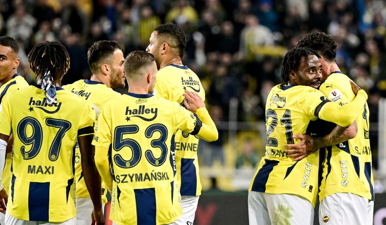 Fenerbahçe Sivasspor karşısında farka koştu