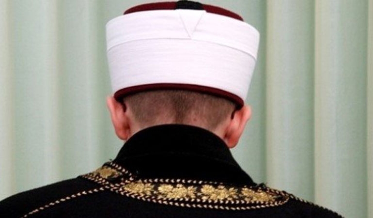 Telefonundan cinsel içerikli görüntüler çıkmıştı: Diyanet’ten Narin’in köyündeki imam hakkında karar