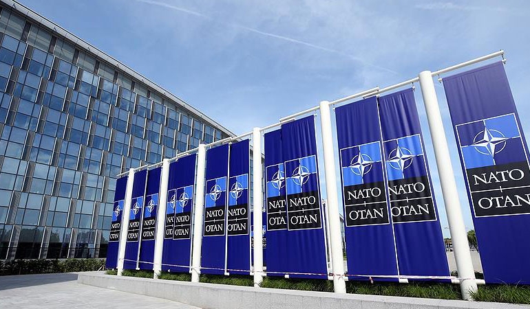 NATO, Irak’taki tüm personelini Avrupa’ya tahliye etti