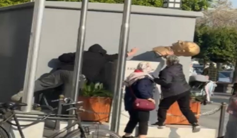 Mersin’de Atatürk büstüne saldırı