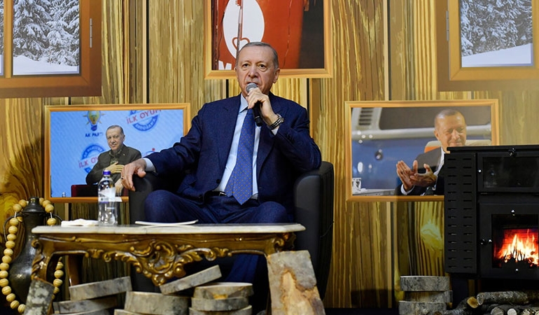 Erdoğan’dan yeni ‘evlilik’ çıkışı: ‘Kızlara erkek, erkeklere kız beğendiremiyoruz!’