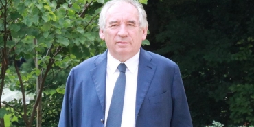 fransa-bayrou
