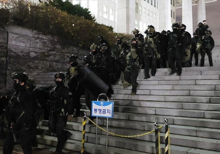 Güney Kore’de Devlet Başkanlığı Ofisi’ne baskın… Eski Savunma Bakanı’ndan intihar girişimi