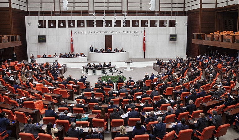 Hüda Par’dan cuma namazı teklifi: ‘Çalışanlar izinli sayılacak’