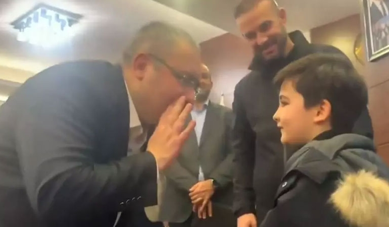 CHP’li Keçiören Belediye Başkanı Özarslan’ın babası için iş isteyen çocuğa sorduğu sorular gündem oldu: ‘Rüşvet yer mi?’