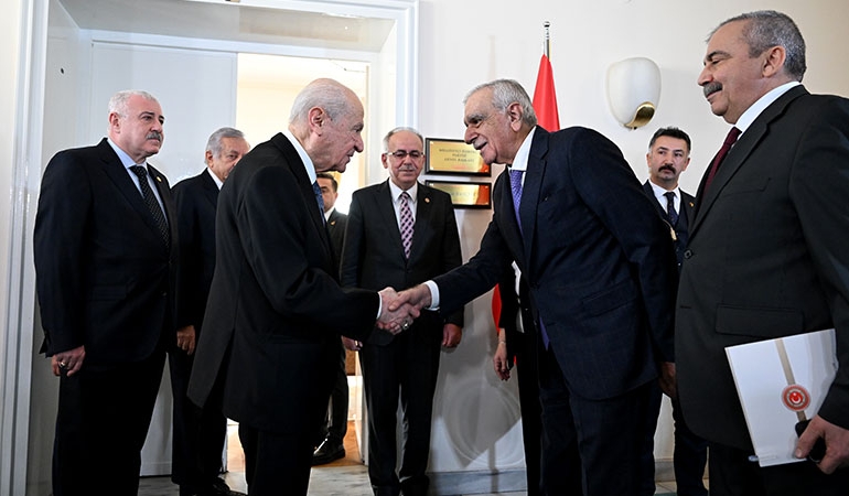 Ahmet Türk’ten ‘Öcalan’ açıklaması: ‘İki veya üçüncü ziyarette silah bırakma çağrısı gelebilir’