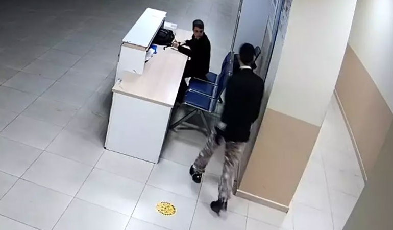 Büyükçekmece’de 16 yaşındaki öğrenci müdür yardımcısını bıçakladı