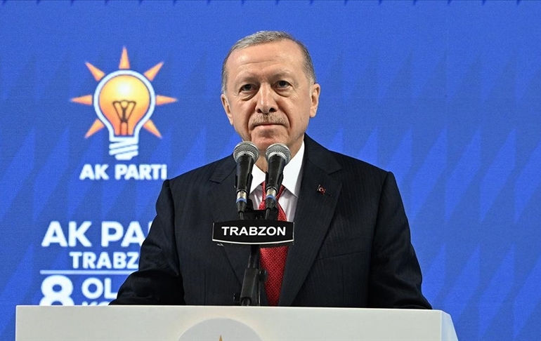 Erdoğan’dan Trabzon’da ‘demir yumruk’lu mesaj: Yolun sonu görünüyor
