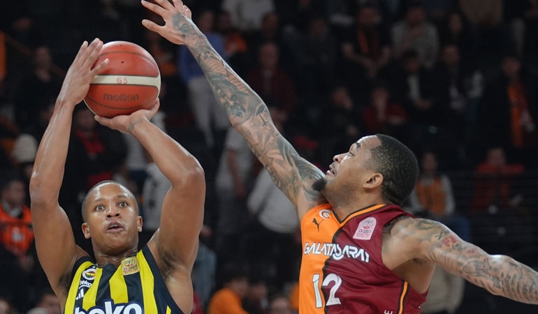 Potada derbi Fenerbahçe’nin: Galatasaray’a fark