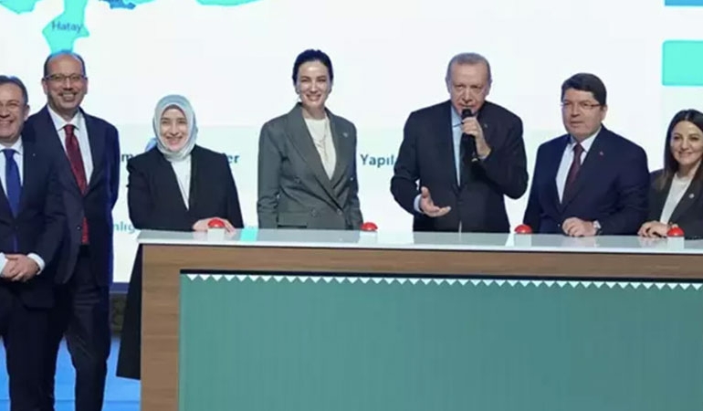 Hakim-savcı kura töreninde ilginç anlar! AKP’li Özlem Zengin yeğenini Erdoğan’la tanıştırdı