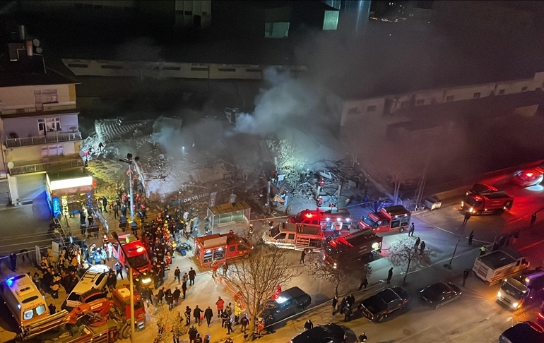 Konya’da binanın çökmesiyle ilgili 4 şüpheliye gözaltı
