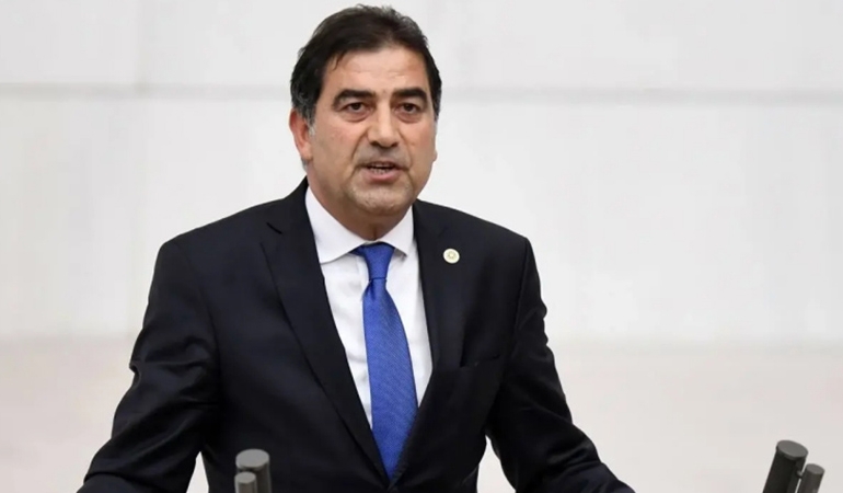İYİ Parti’den istifa etmişti… Ünal Karaman AKP’ye mi geçecek?