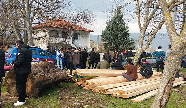 Çanakkale’de bir evde başı gövdesinden ayrılmış ceset bulundu