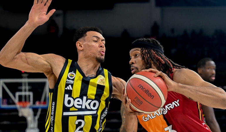 Olaylı derbide kazanan Fenerbahçe Beko