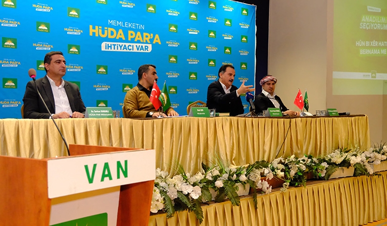Hüda Par şimdi de gözünü Anayasa’nın 42. maddesine dikti… Cumhuriyet’in ilanı için ‘suikast’ dediler!