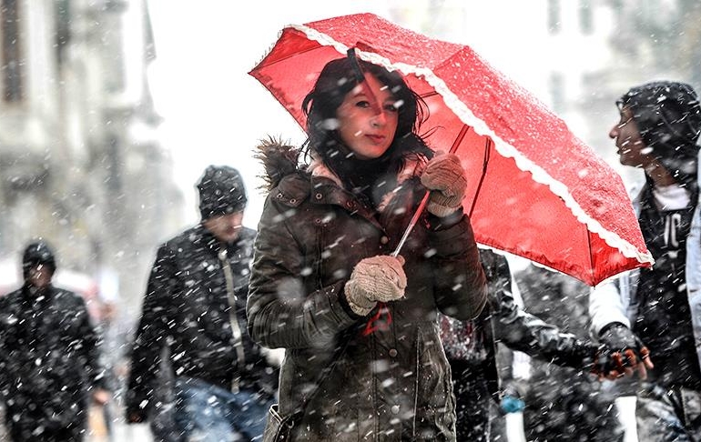 Meteoroloji yeni haritayı paylaştı… 10 derece birden düşecek! İstanbul ve Ankara’ya kar geliyor