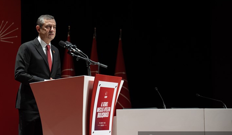 Özgür Özel’den Erdoğan’a: Bu darbenin neresindesin?