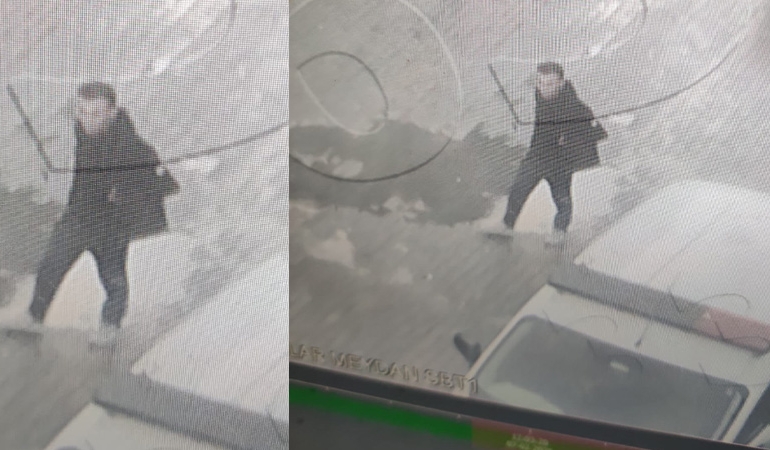Bağcılar’da devriye aracındaki polislere bıçaklı saldırı!