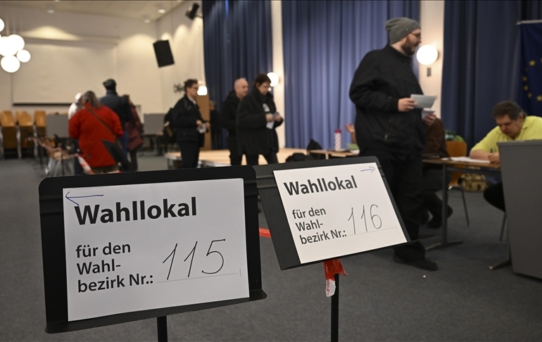 Almanya seçimlerinde ilk sonuçlar belli oldu