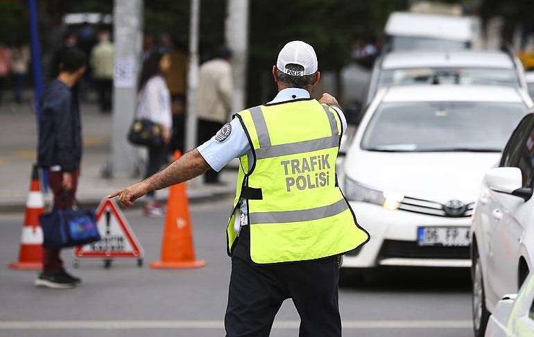 Yerlikaya duyurdu: Trafikte bu suçların cezası ağırlaşıyor