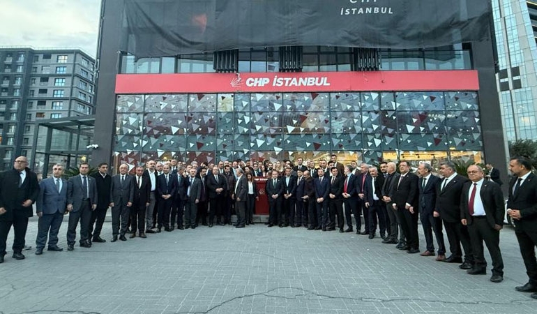CHP’de 81 il başkanından Özgür Özel’e destek açıklaması