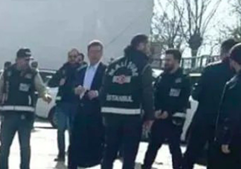 Cezaevindeki İmamoğlu’ndan ilk fotoğraf