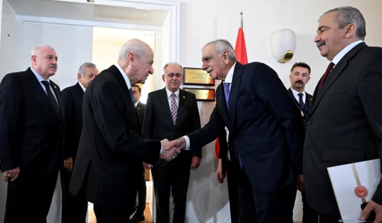 Bahçeli’den bir telefon da Ahmet Türk’e: ‘Her şey güzel geçecek’