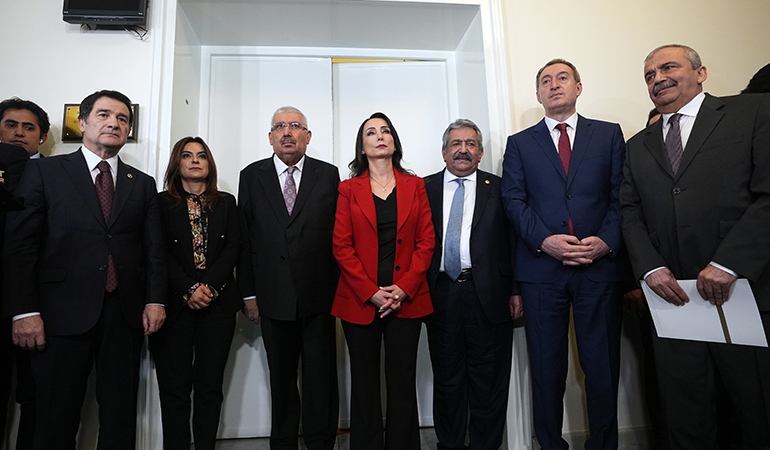 Meclis’te ‘açılım’ turu: AKP ‘çok samimi’ dedi, DEM açıklama yapmadı