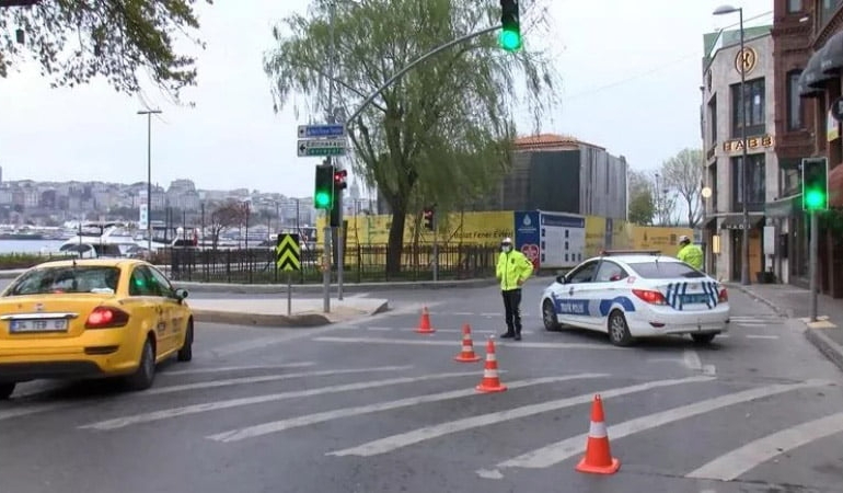 İstanbul’da çok sayıda yol trafiğe kapatıldı