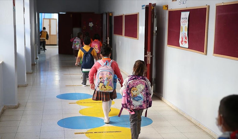İstanbul’da okullar 2 gün tatil edildi… Valilikten kamu kurumları için ‘idari için’ kararı