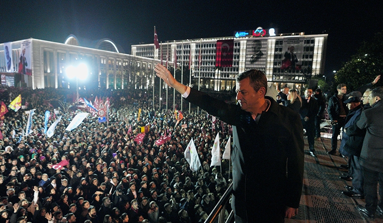 Özgür Özel: Bundan sonra sokaklardayız, meydanlardayız!