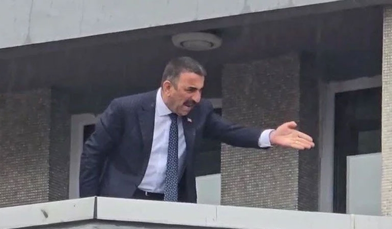 Zonguldak Valisi Hacıbektaşoğlu CHP’nin törenine katılanları azarladı