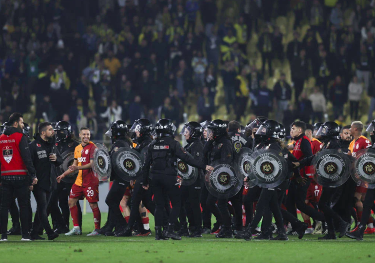 Fenerbahçe-Galatasaray derbisi: 43 kişi hakkında işlem başlatıldı