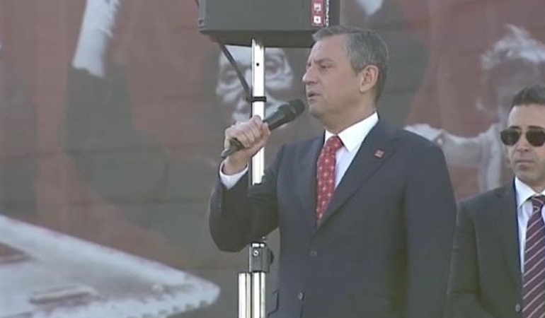Özgür Özel, Erdoğan’a ‘cuntanın başı’ diyerek seslendi: ‘Seni ne Amerika ne de Trump kurtarır’