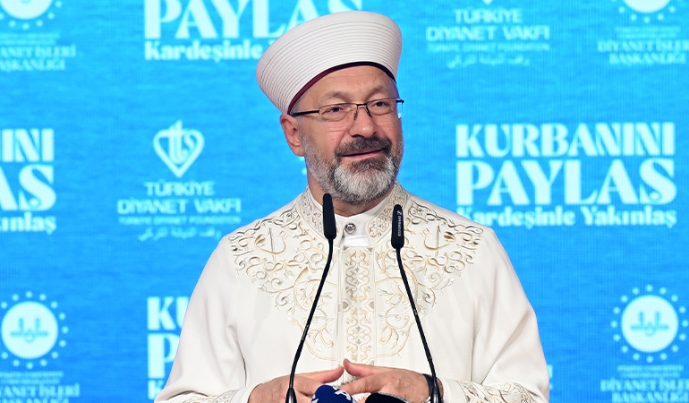 Lükse doymayan Diyanet yoksulluğu gördü! Ali Erbaş: Kurban etini kurutup toz haline getiren milyonlarca insan var