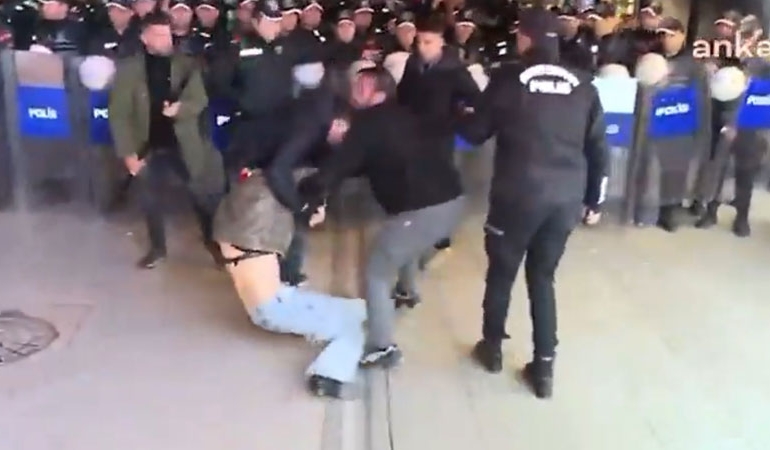 Ankara’da ‘deprem’ protestosu: 1’i gazeteci 30 kişi gözaltına alındı