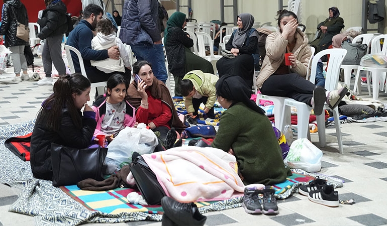 Artçı sarsıntılar devam ediyor… İstanbul’da 4,1 büyüklüğünde deprem