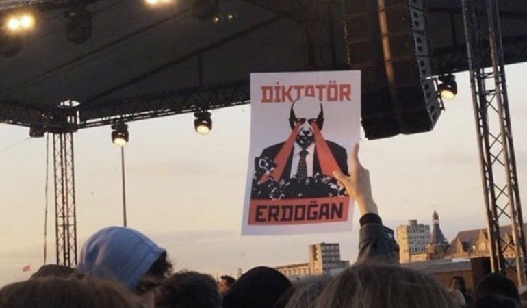 3 öğrenci ‘Diktatör Erdoğan’ dövizi taşıdıkları için tutuklandı