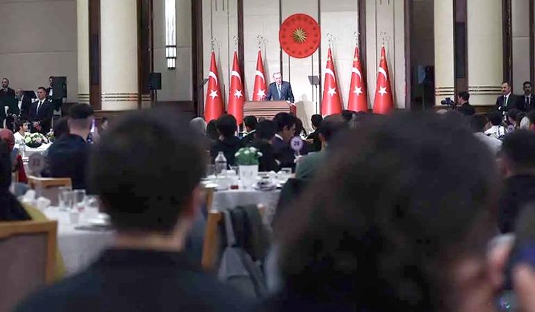 ‘Erdoğan’ın yemeğine katıldı’ savunması: Protestolara katılan genç serbest bırakıldı