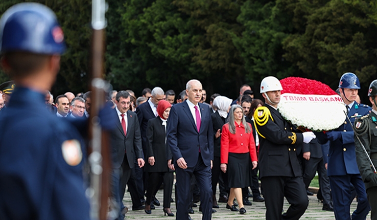Meclis Başkanı Numan Kurtulmuş’tan Anıtkabir’de ‘1925’ gafı