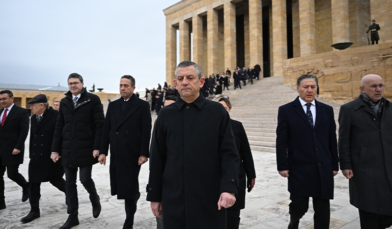 Özgür Özel’den Anıtkabir’de ‘Ekrem İmamoğlu’ mesajı
