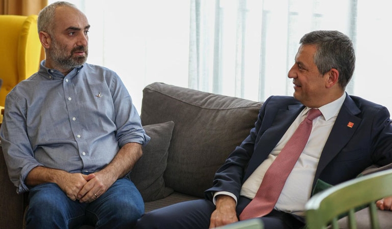 Özgür Özel ev hapsindeki İsmail Saymaz’ı ziyaret etti