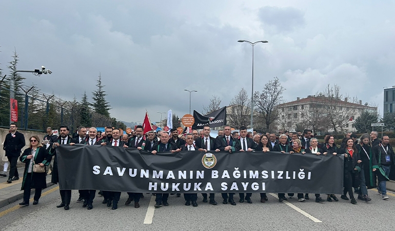 Ankara’da avukatlardan ‘hukuka saygı’ yürüyüşü