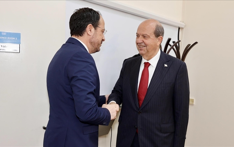 Tatar, Rum kesimi lideri Hristodulidis ile bir araya geldi